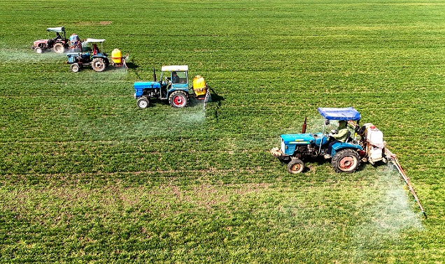 智能农机让农民“慧”种地