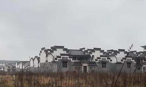 古城“烂尾”敲响公共决策警钟