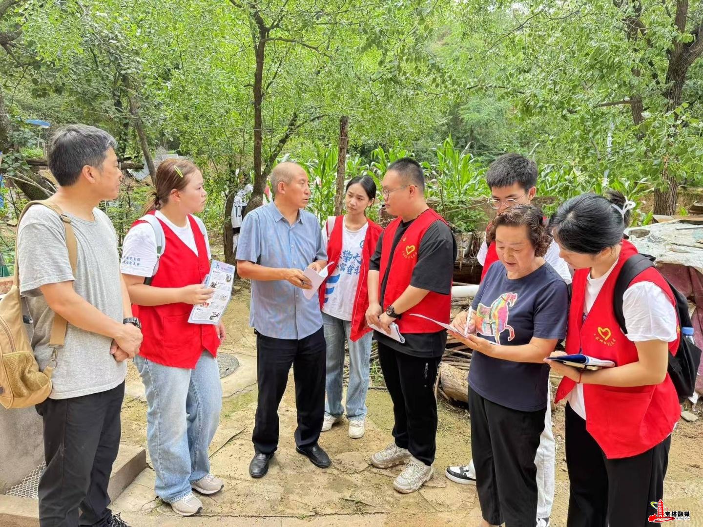 延安市宝塔山街道王家坪社区：校社同心传反诈 共护群众钱袋子