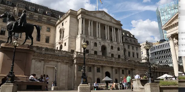 英国央行降息25个基点，为何破天荒被迫投票两次
